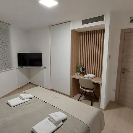 Leona, * オパティヤ