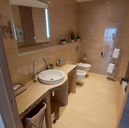 Leona, Apartamento *